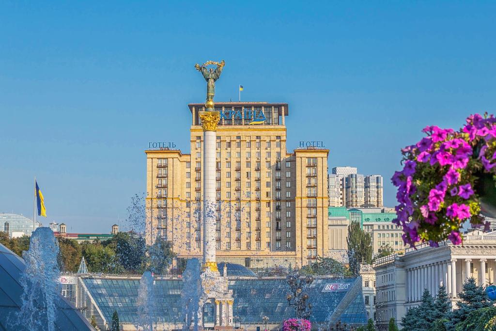Бизнесмен Максим Криппа приобрел гостиницу “Украина” за 2,5 млрд грн: итоги аукциона