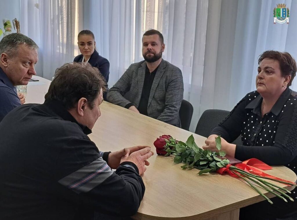 Родители Глеба Суворова / Фото: телеграм "Измаильская районная государственная администрация"